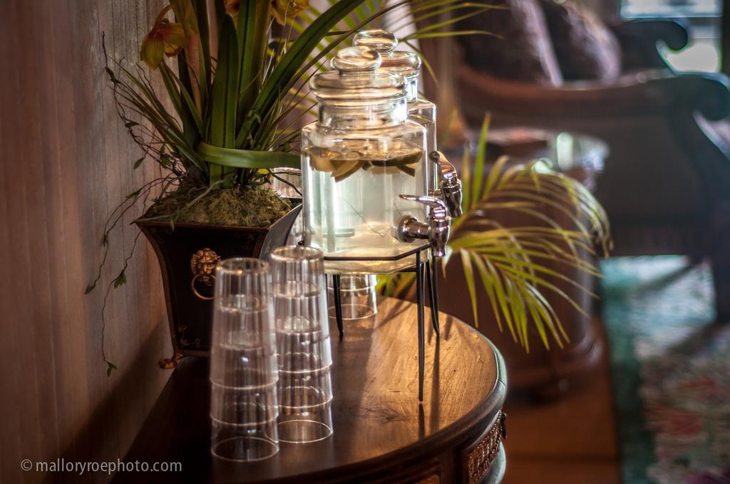Poipu Bed And Breakfast Inn Koloa ภายนอก รูปภาพ