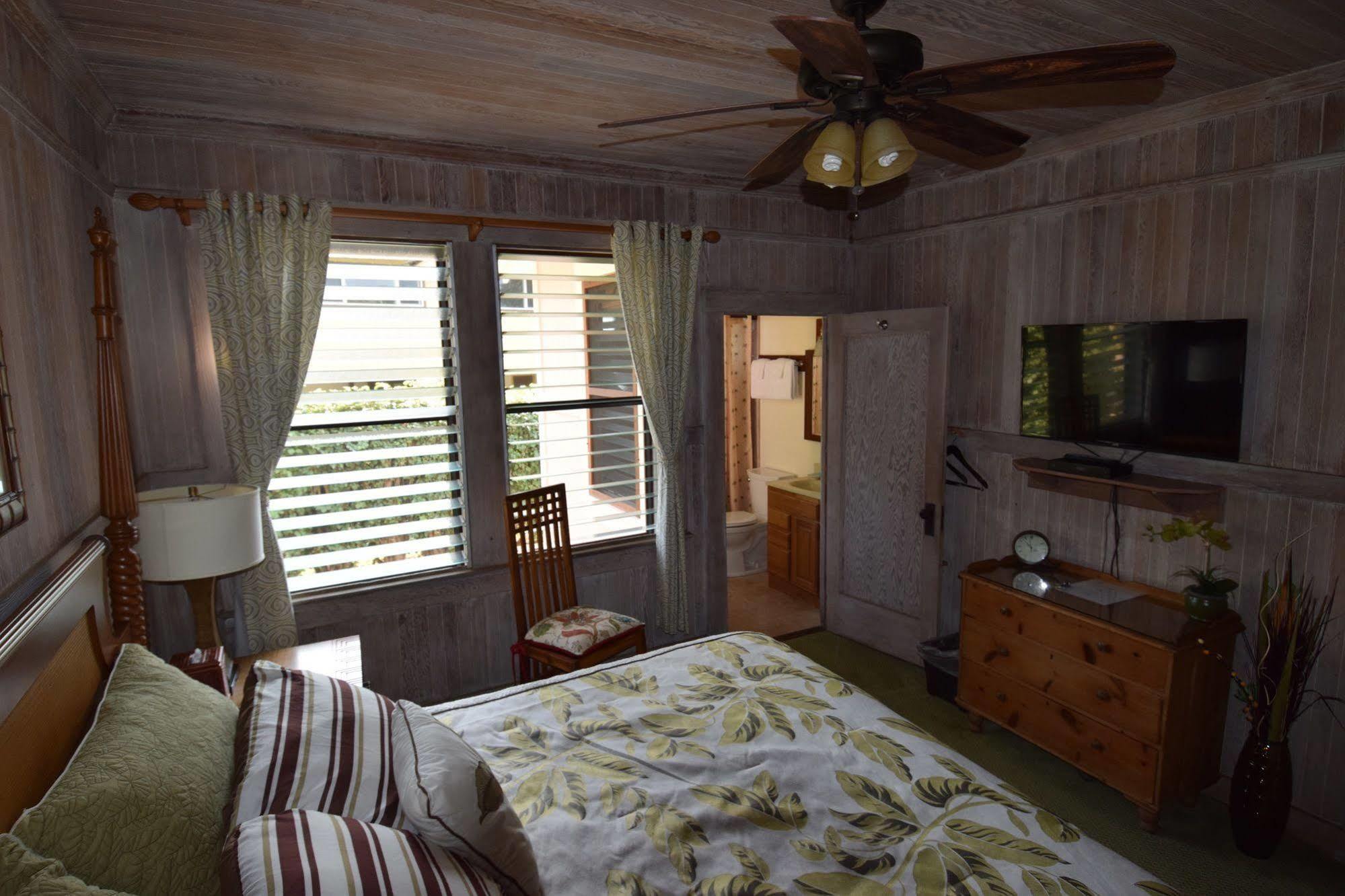 Poipu Bed And Breakfast Inn Koloa ภายนอก รูปภาพ