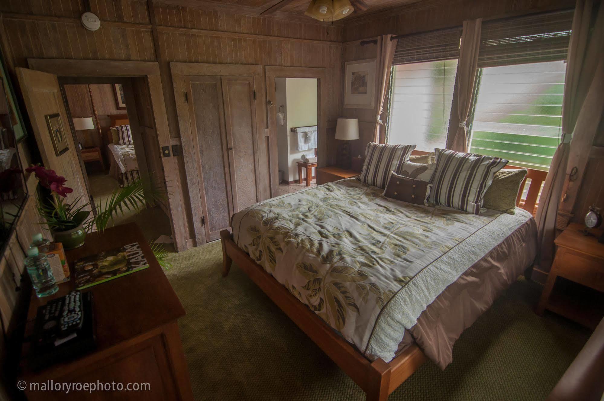 Poipu Bed And Breakfast Inn Koloa ภายนอก รูปภาพ